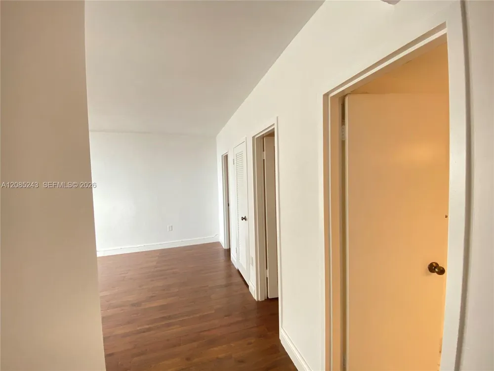 5825 Collins Ave #5G Miami Beach, FL 33140