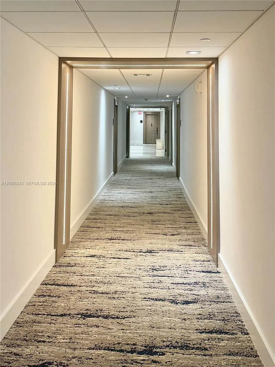 5825 Collins Ave #5G Miami Beach, FL 33140