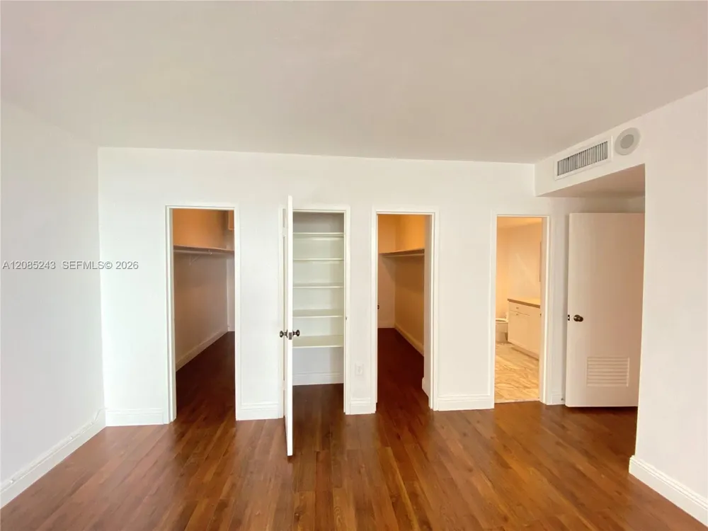 5825 Collins Ave #5G Miami Beach, FL 33140
