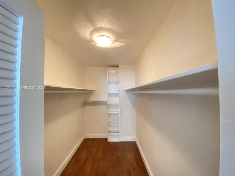 5825 Collins Ave #5G Miami Beach, FL 33140