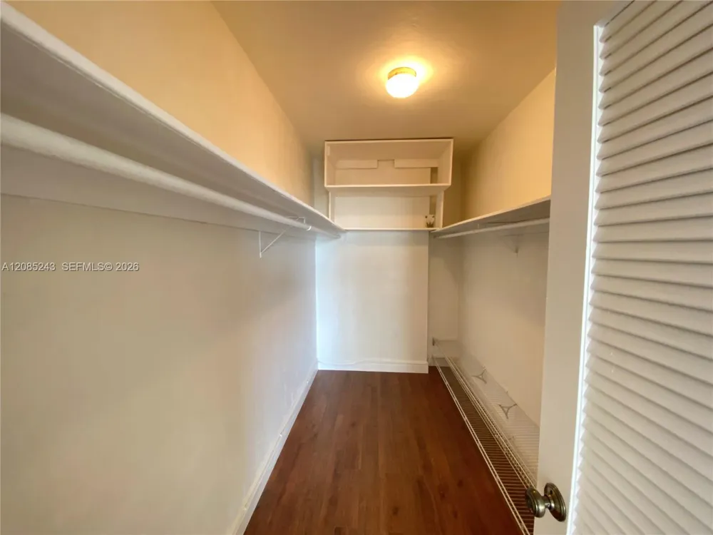 5825 Collins Ave #5G Miami Beach, FL 33140