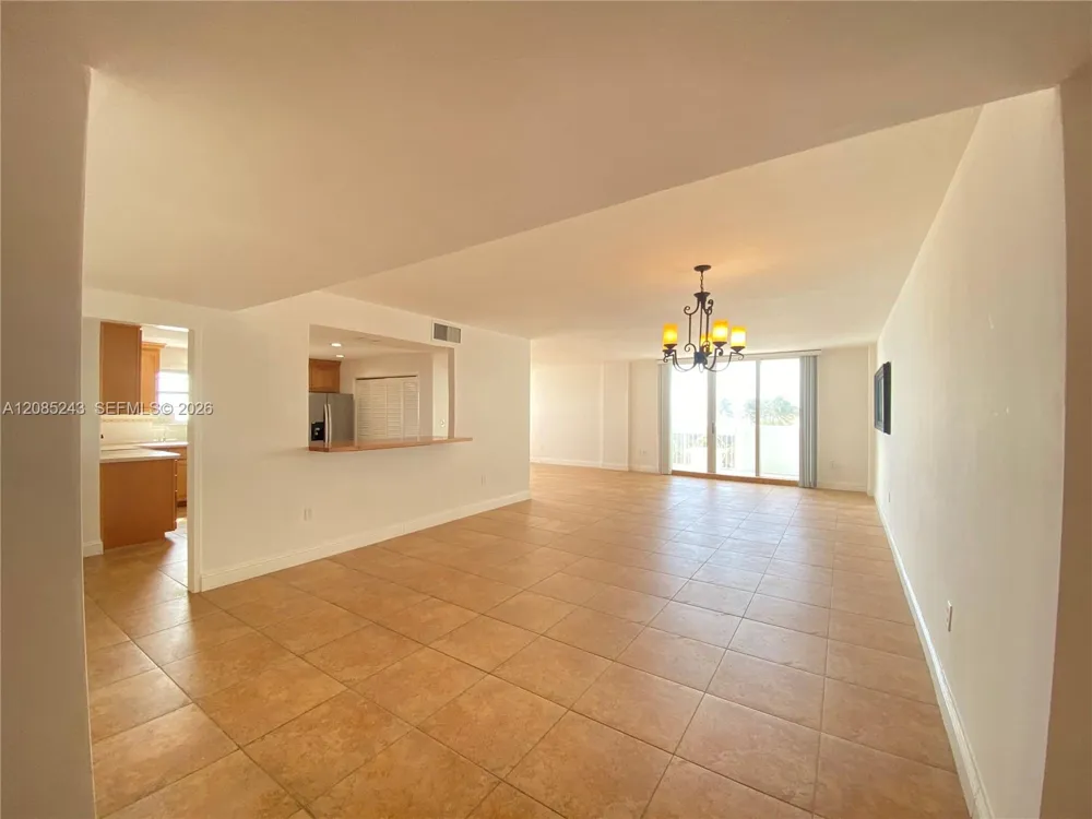 5825 Collins Ave #5G Miami Beach, FL 33140