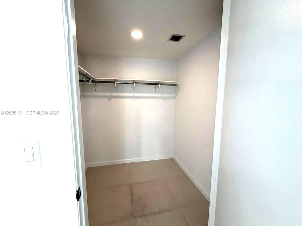 485 Brickell Ave #2303 Miami, FL 33131