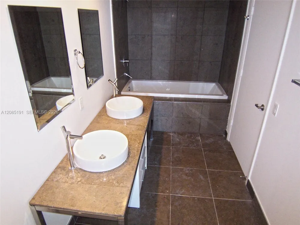 485 Brickell Ave #2303 Miami, FL 33131