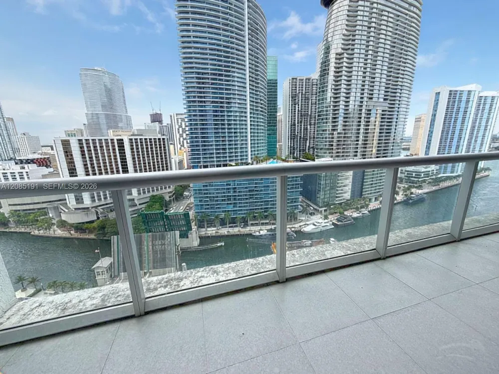 485 Brickell Ave #2303 Miami, FL 33131