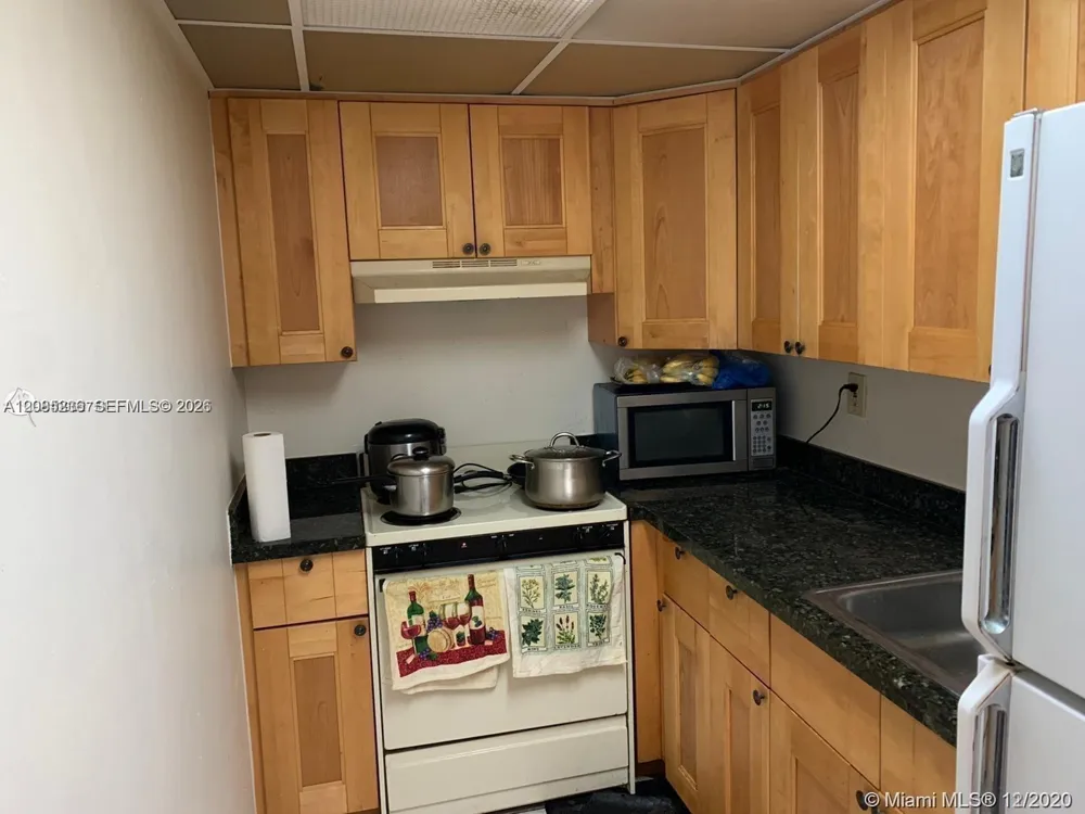 4725 NW 7th St #203-3 Miami, FL 33126