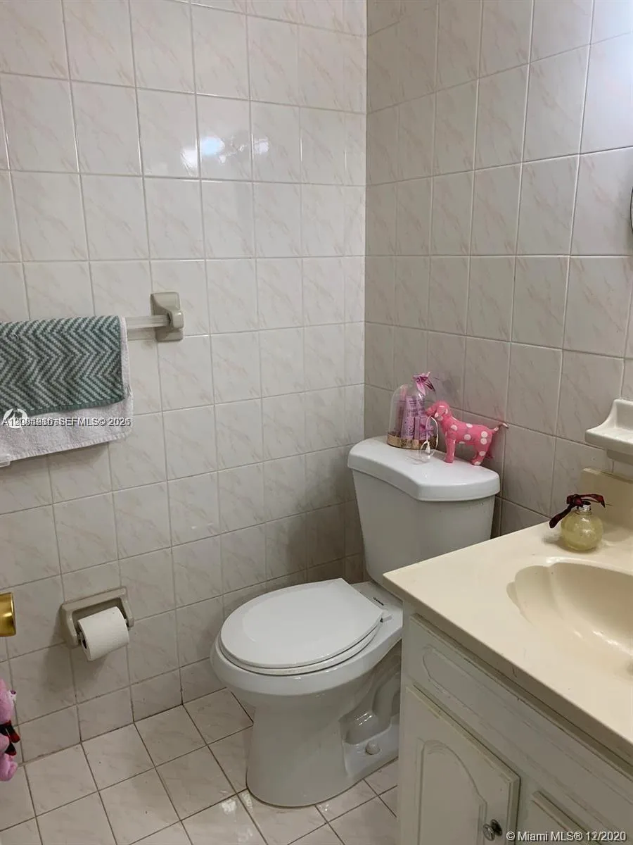 4725 NW 7th St #203-3 Miami, FL 33126