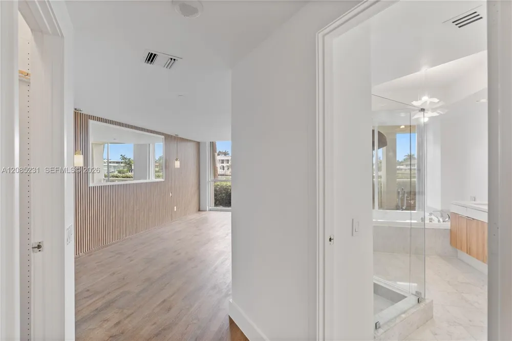 3801 NE 207th St #TH6 Aventura, FL 33180
