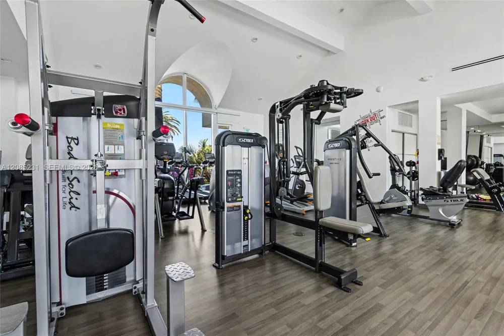 3801 NE 207th St #TH6 Aventura, FL 33180
