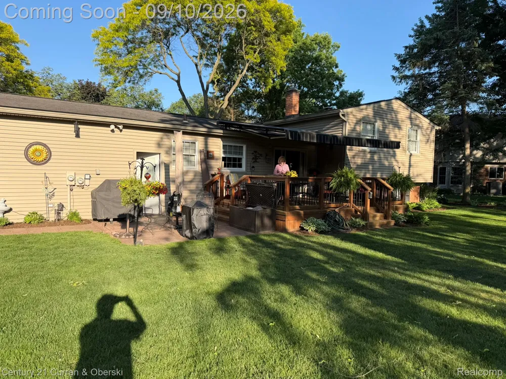 3875 Elizabeth Drive Troy City, MI 48084