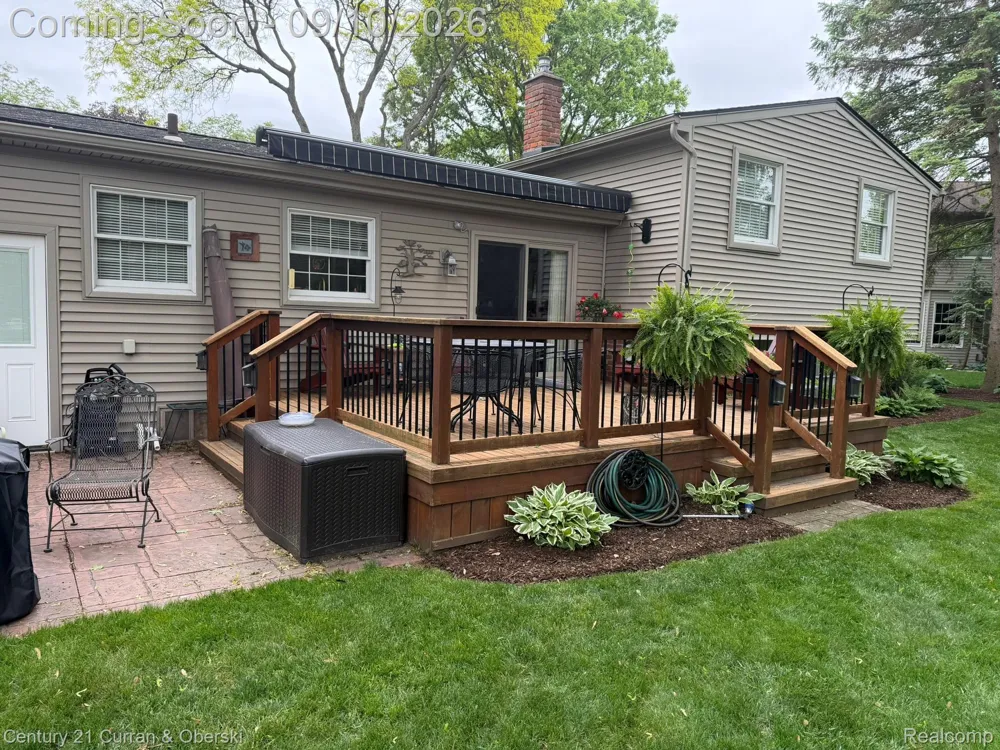 3875 Elizabeth Drive Troy City, MI 48084
