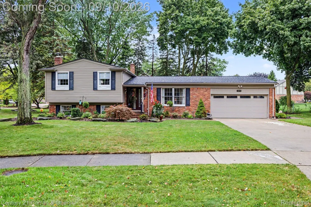 3875 Elizabeth Drive Troy City, MI 48084