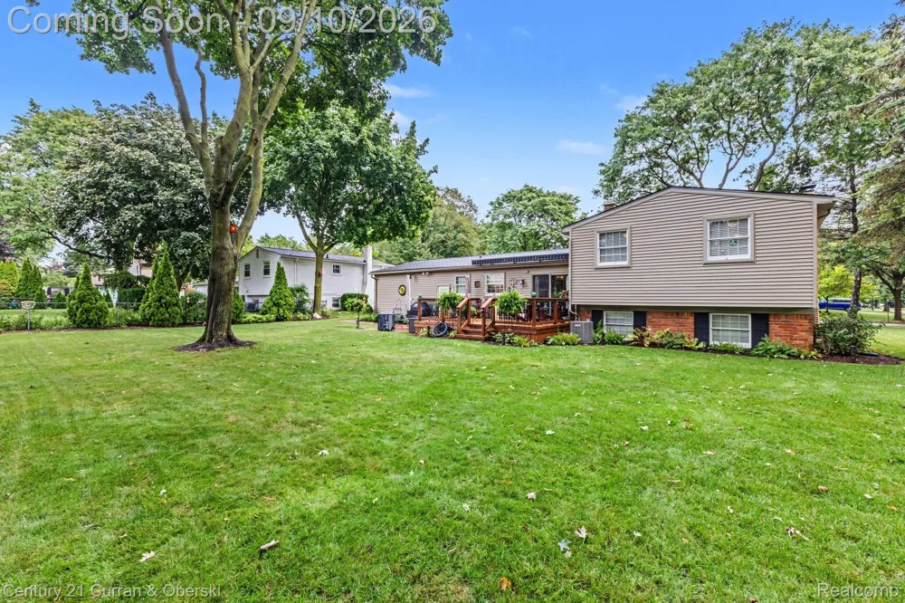 3875 Elizabeth Drive Troy City, MI 48084