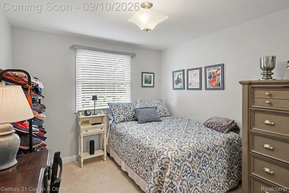 3875 Elizabeth Drive Troy City, MI 48084