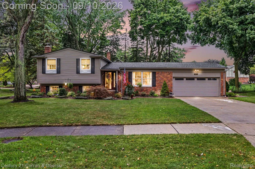 3875 Elizabeth Drive Troy City, MI 48084
