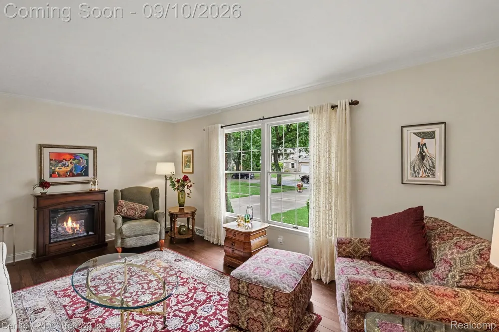 3875 Elizabeth Drive Troy City, MI 48084