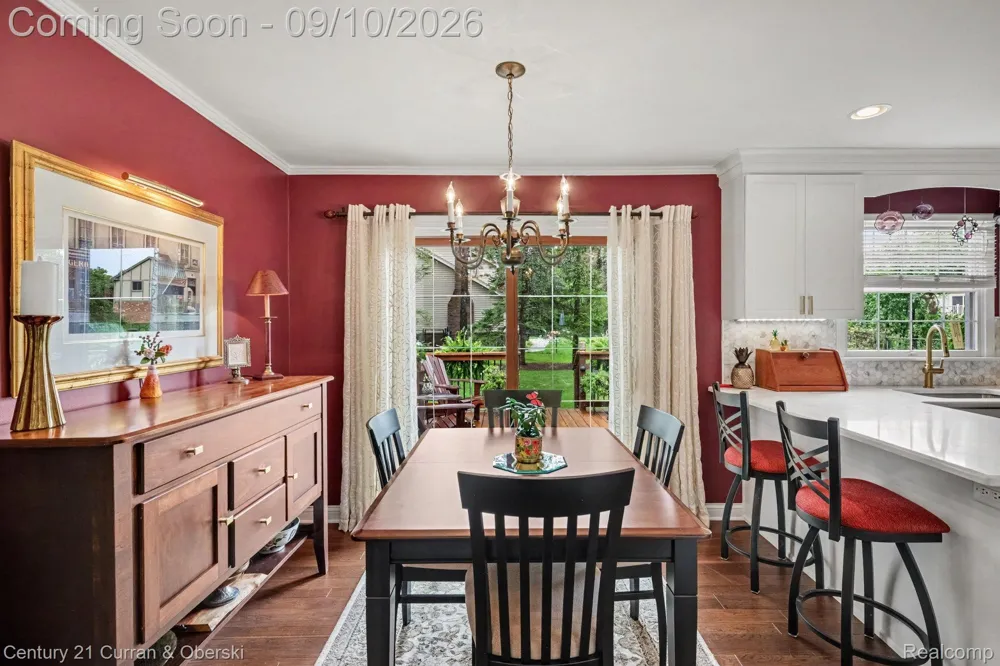 3875 Elizabeth Drive Troy City, MI 48084