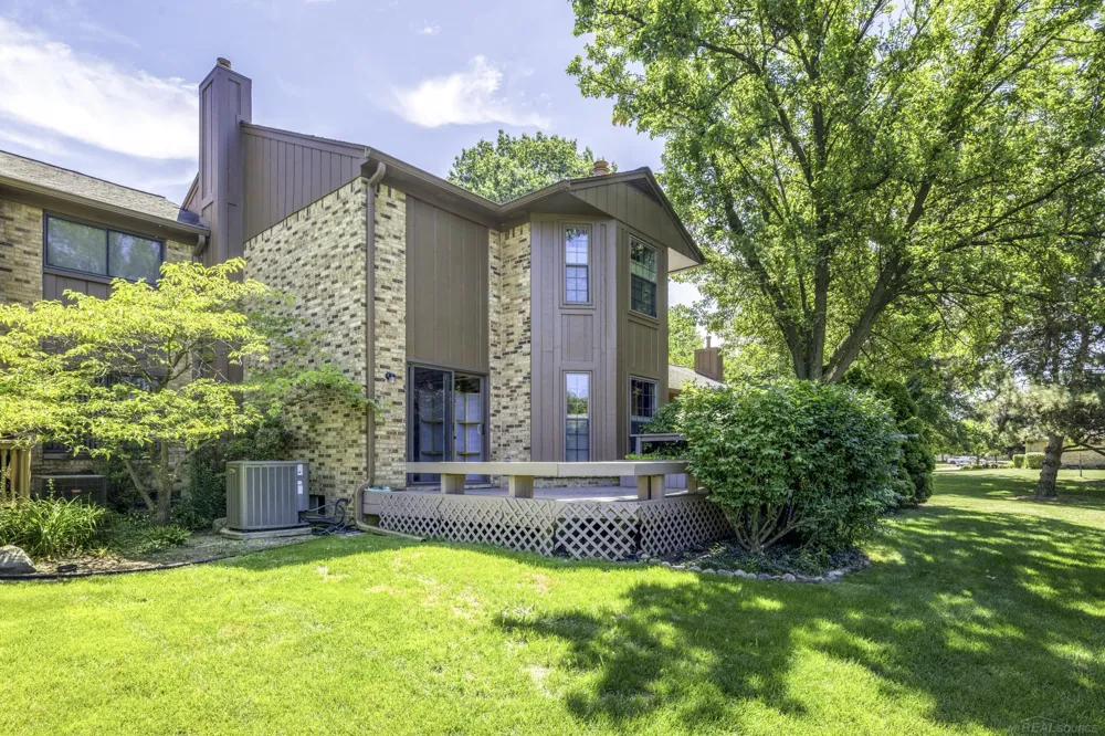 1832 Burning Bush Court Rochester Hills City, MI 48309