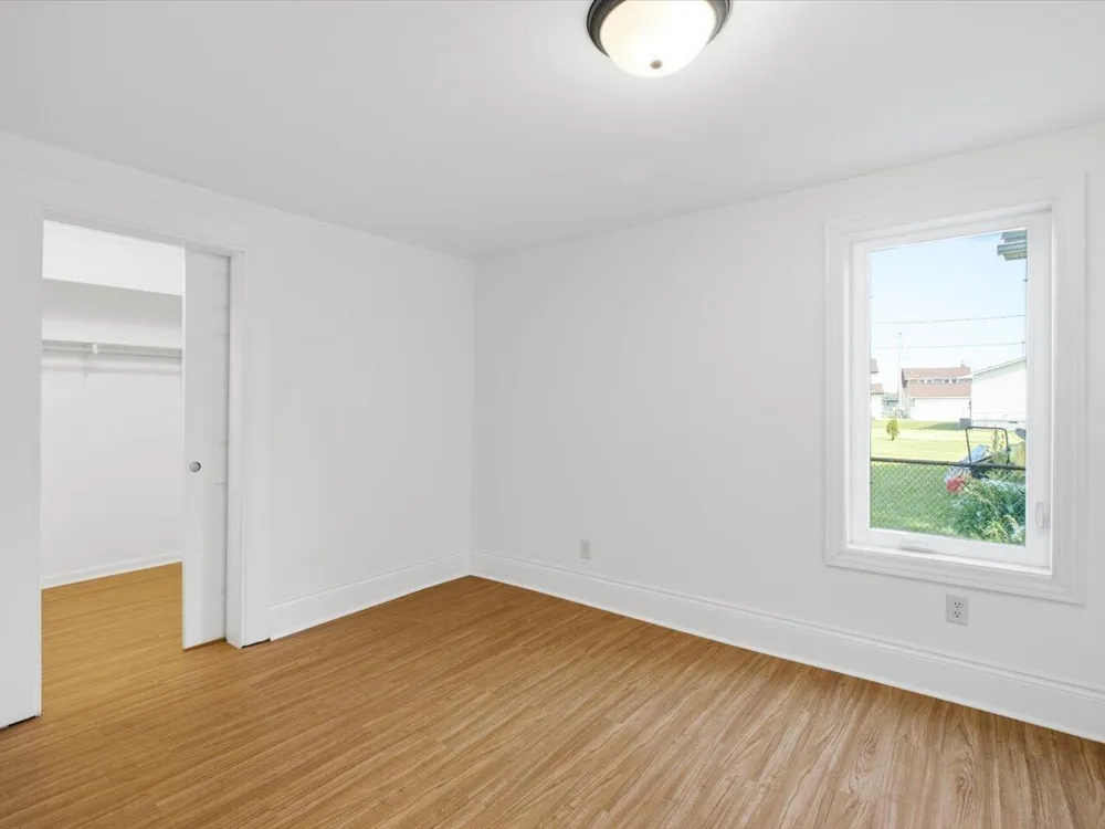 124 Roselawn Street Algonac City, MI 48001