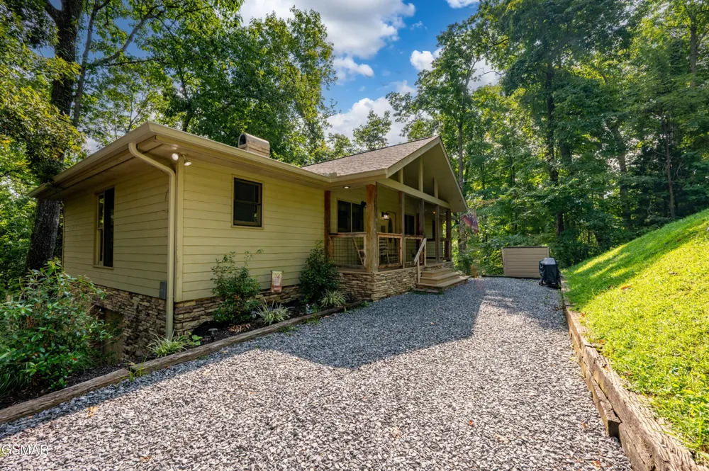 3103 Hatcher Top Road Sevierville, TN 37862