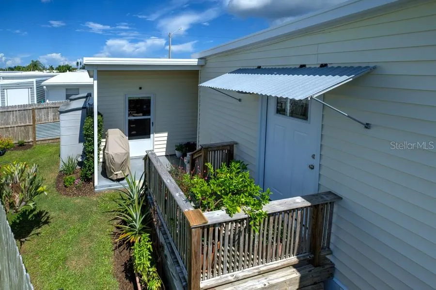 1916 ILLINOIS AVENUE Bradenton, FL 34207