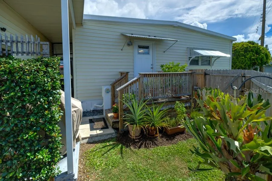 1916 ILLINOIS AVENUE Bradenton, FL 34207