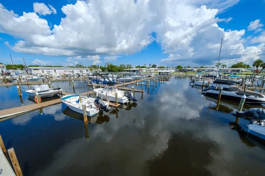 1916 ILLINOIS AVENUE Bradenton, FL 34207