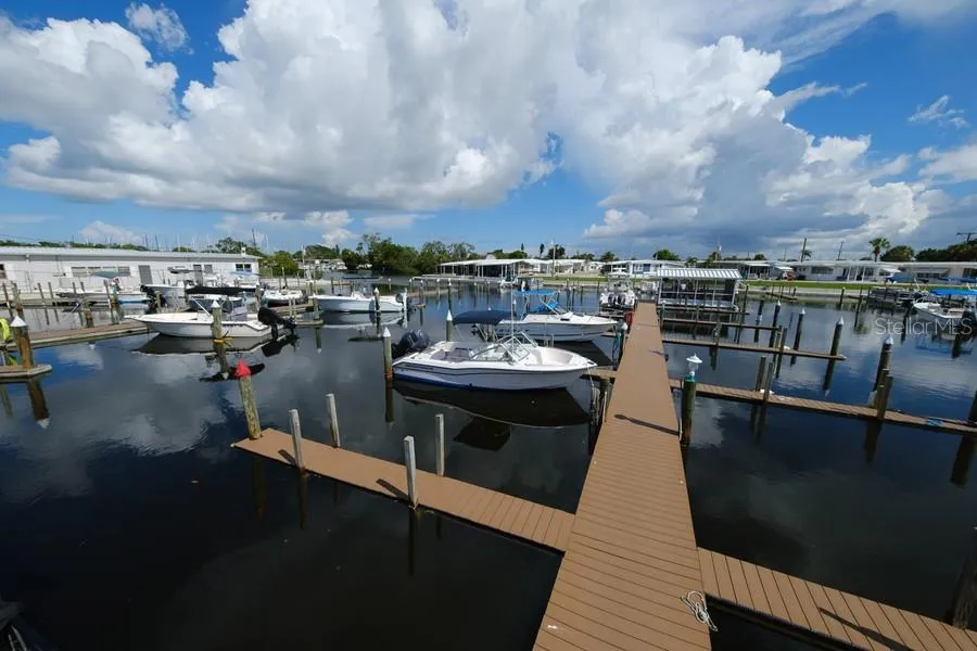 1916 ILLINOIS AVENUE Bradenton, FL 34207