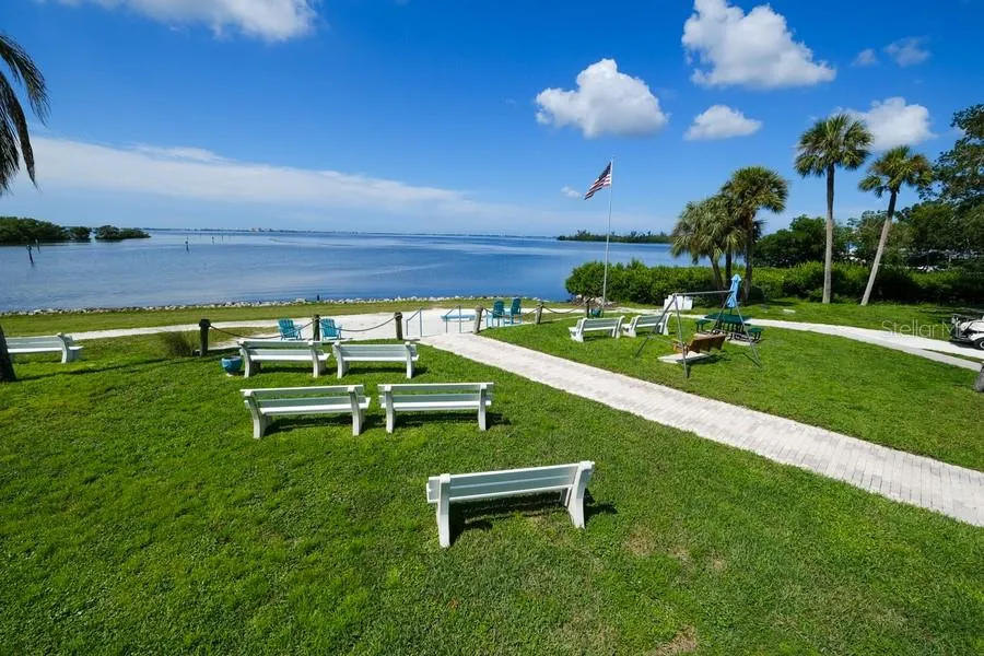 1916 ILLINOIS AVENUE Bradenton, FL 34207