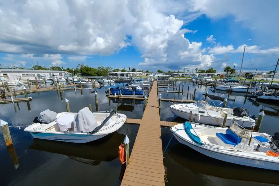 1916 ILLINOIS AVENUE Bradenton, FL 34207