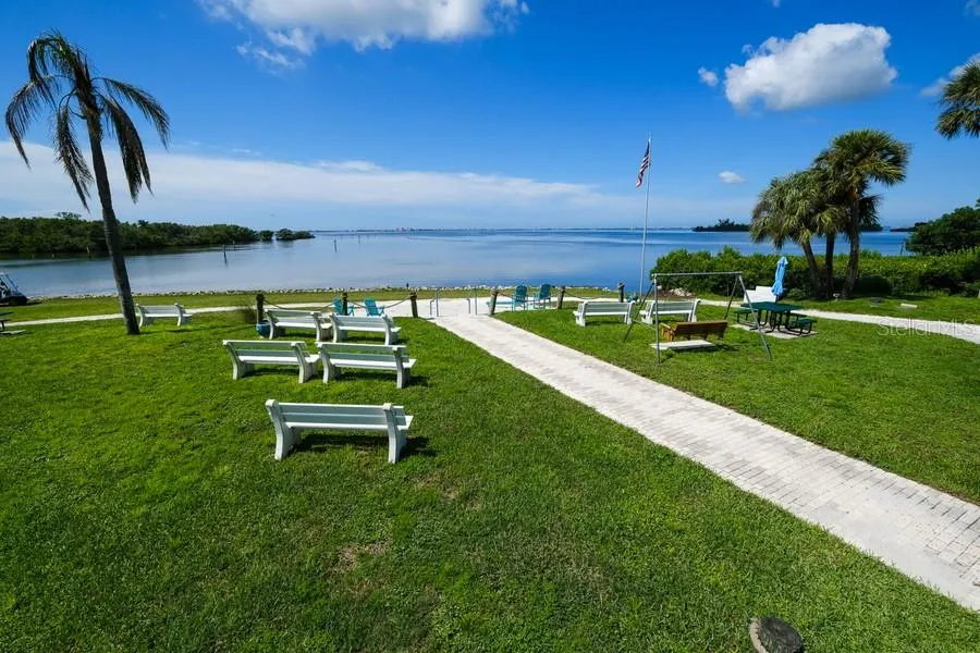 1916 ILLINOIS AVENUE Bradenton, FL 34207
