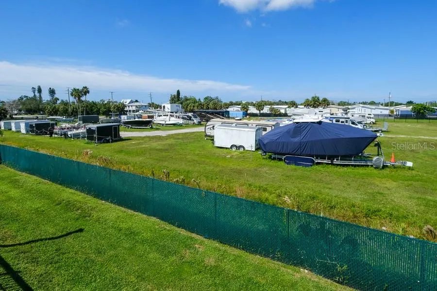 1916 ILLINOIS AVENUE Bradenton, FL 34207