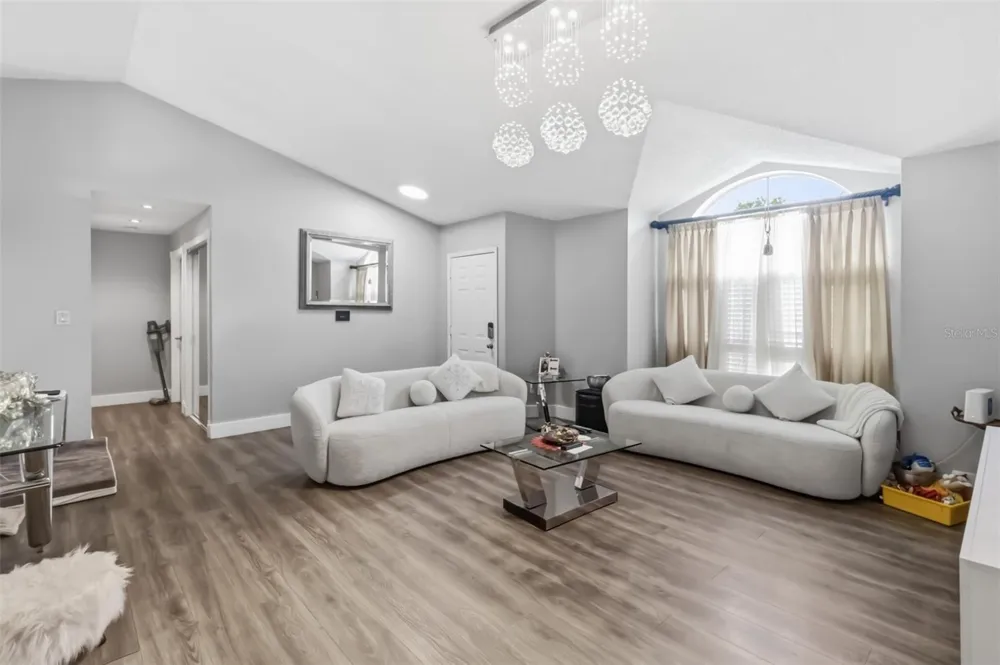 7826 BARBERRY DRIVE Orlando, FL 32835