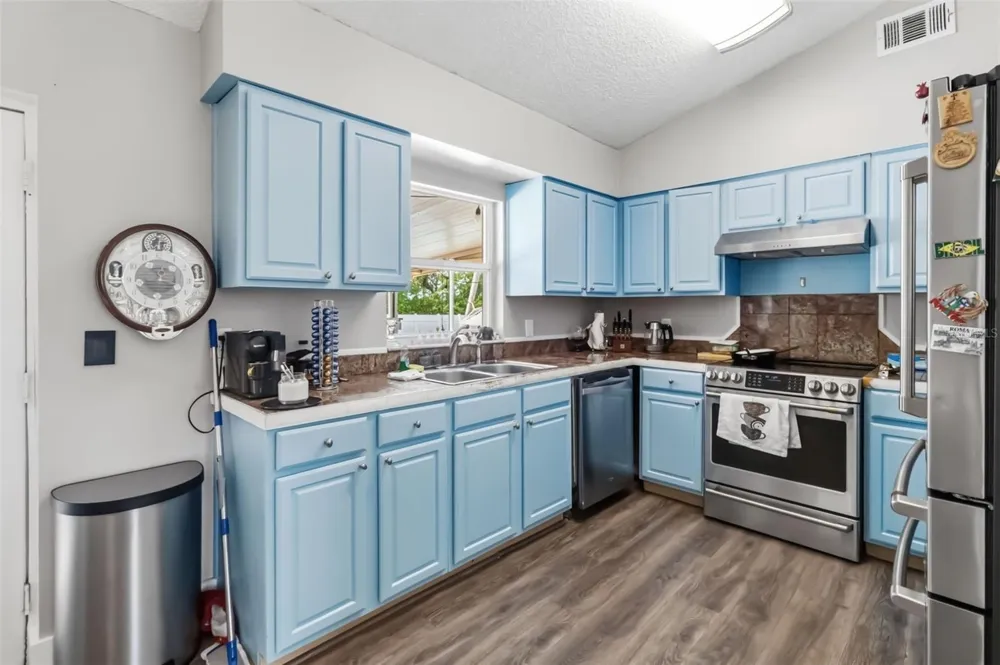 7826 BARBERRY DRIVE Orlando, FL 32835