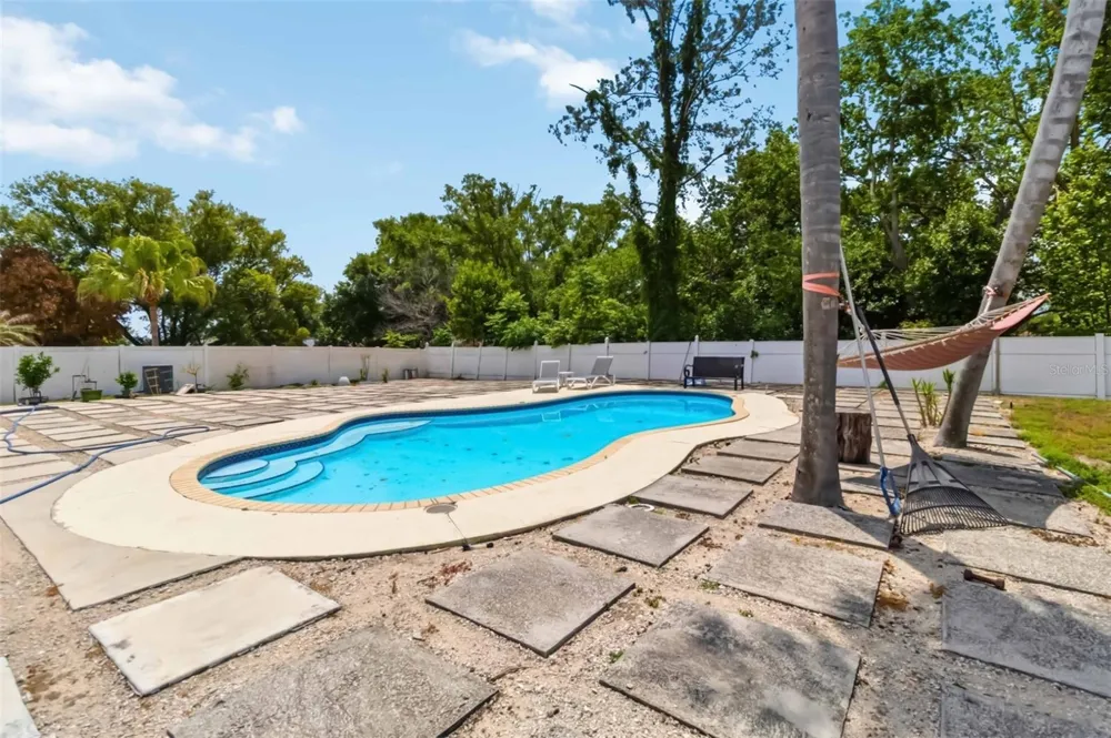 7826 BARBERRY DRIVE Orlando, FL 32835