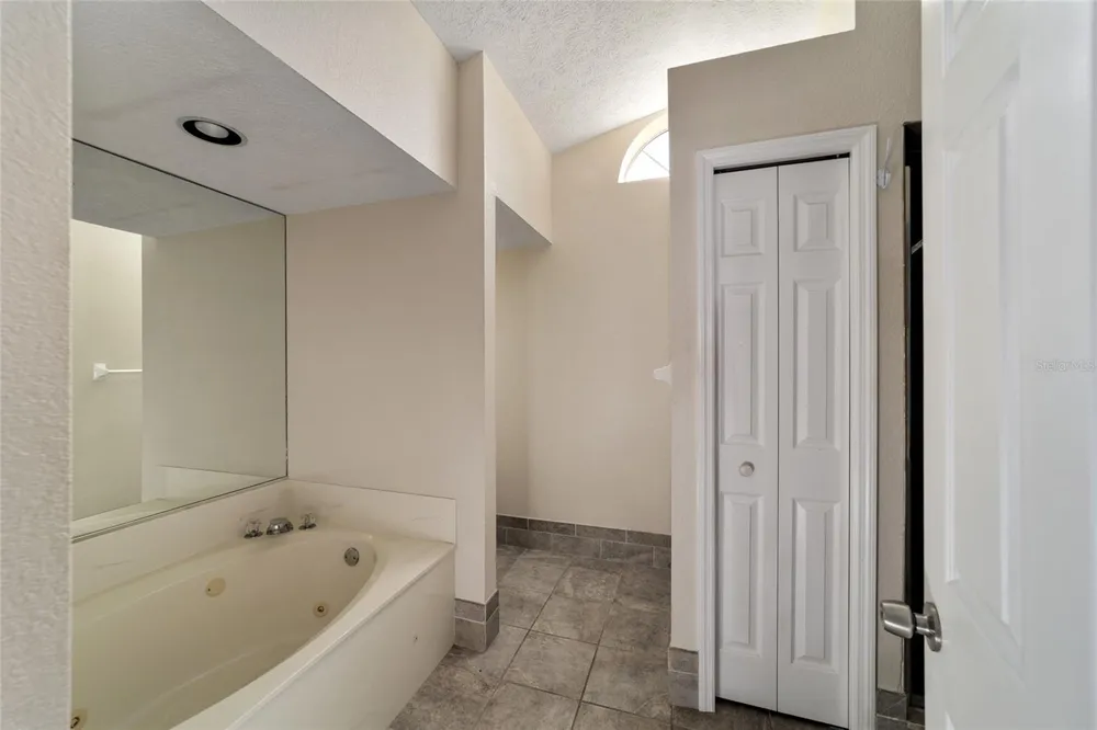 5953 NE 62ND COURT ROAD Silver Springs, FL 34488