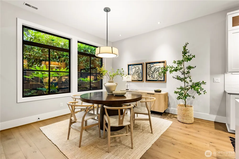 10402 NE 15th Street Bellevue, WA 98004