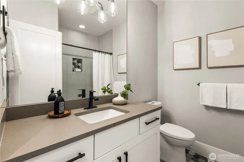 10402 NE 15th Street Bellevue, WA 98004