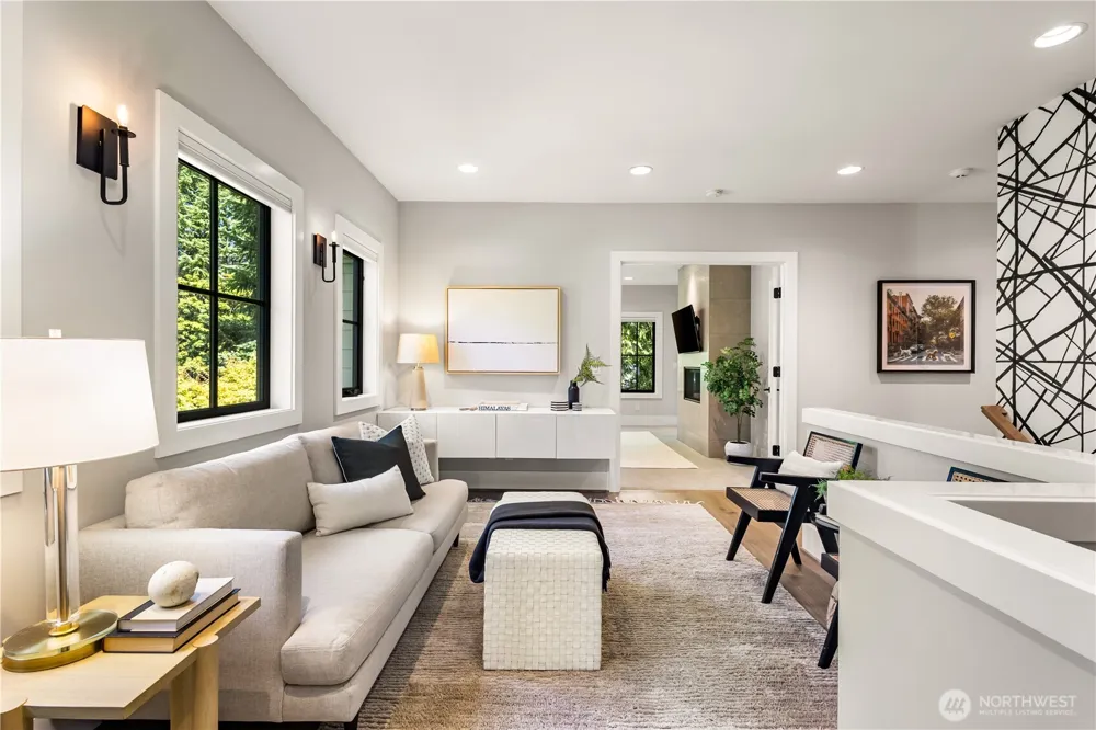 10402 NE 15th Street Bellevue, WA 98004