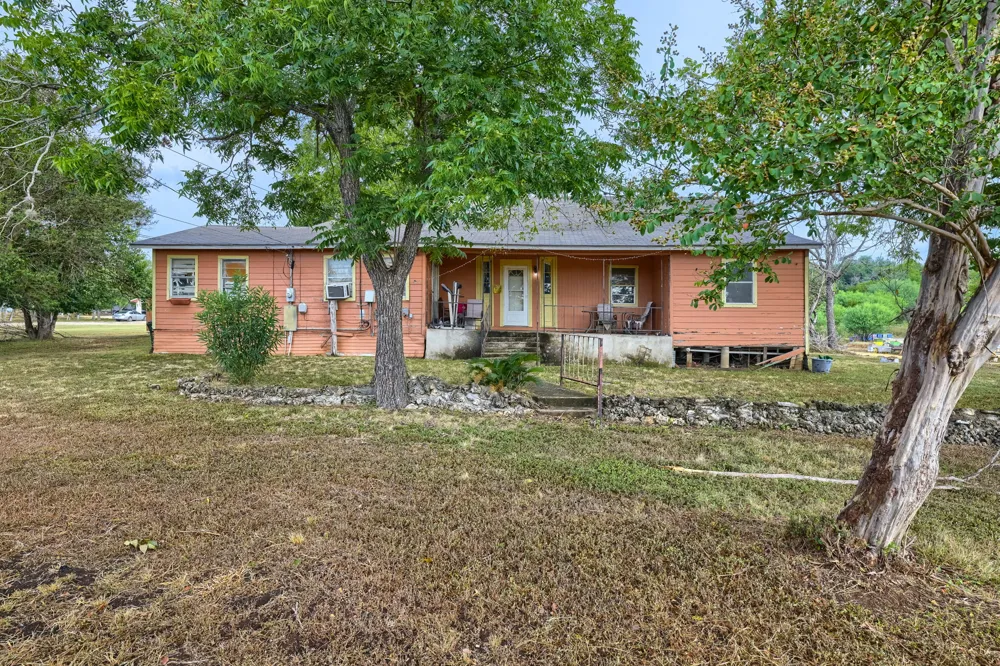 201 Hofheinz Street San Marcos, TX 78666