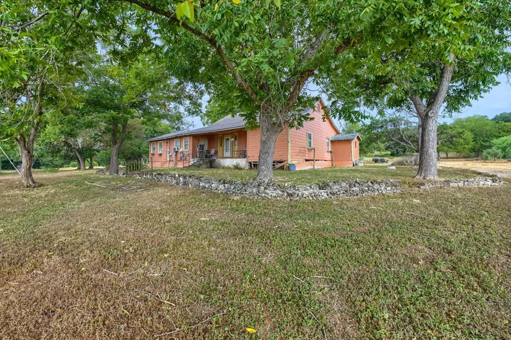 201 Hofheinz Street San Marcos, TX 78666