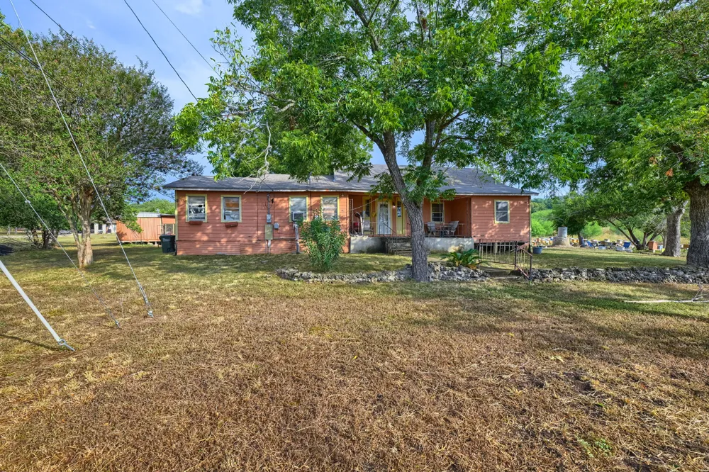 201 Hofheinz Street San Marcos, TX 78666