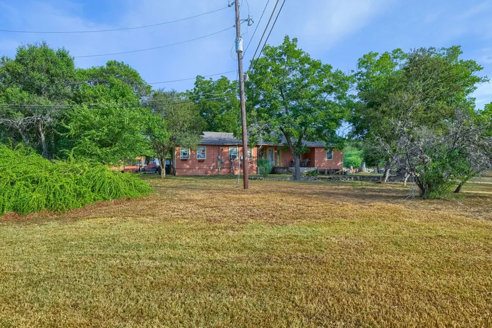 201 Hofheinz Street San Marcos, TX 78666