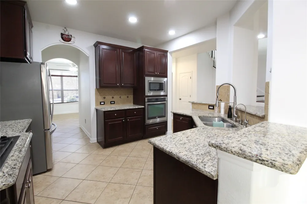 606 Spanish Mustang Drive Cedar Park, TX 78613