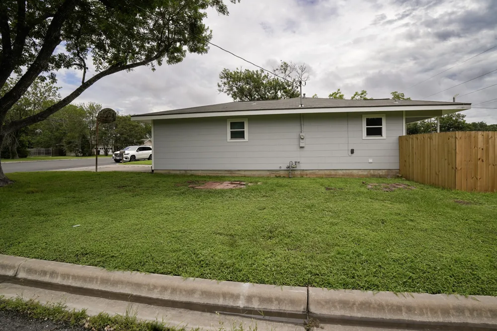 Address Not Shown Schulenburg, TX 78956