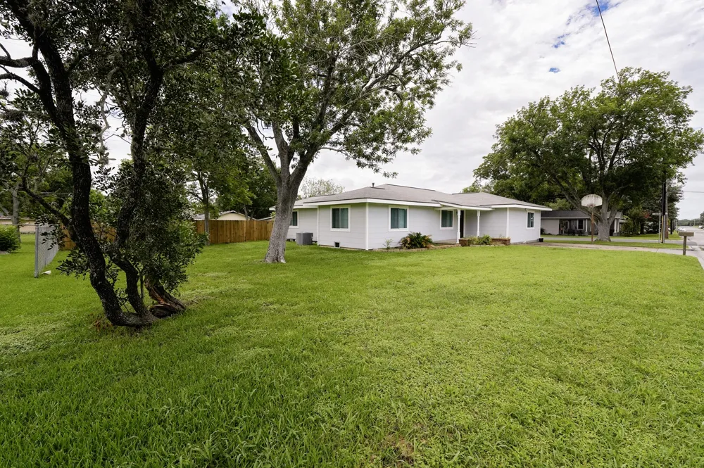 Address Not Shown Schulenburg, TX 78956
