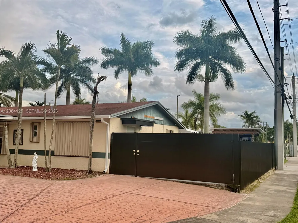 12694 SW 191st Ter Miami, FL 33177