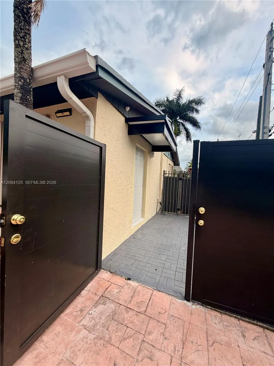 12694 SW 191st Ter Miami, FL 33177