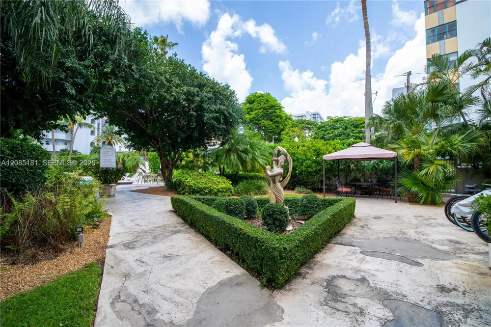 255 W 24th St #436 Miami Beach, FL 33140