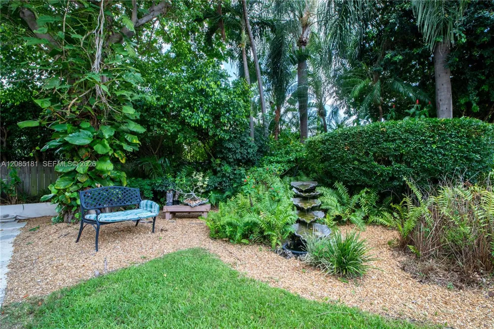 255 W 24th St #436 Miami Beach, FL 33140